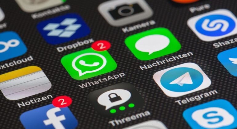 como activar los mensajes temporales de whatsapp